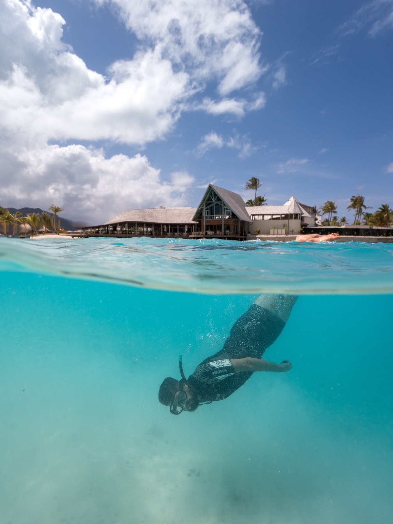 Alex Black plonge à Bora Bora